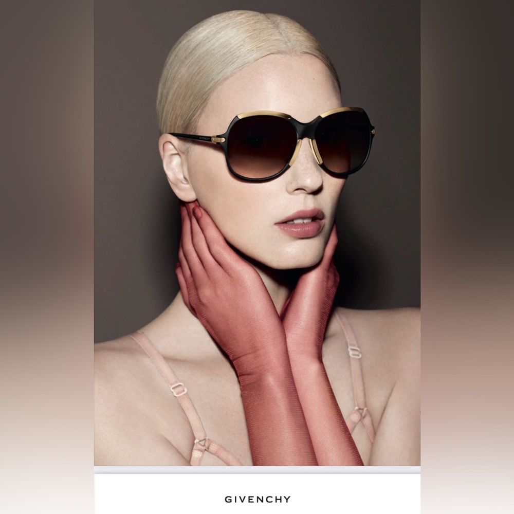 Givenchy SGV 927 ARTX Sunglasses